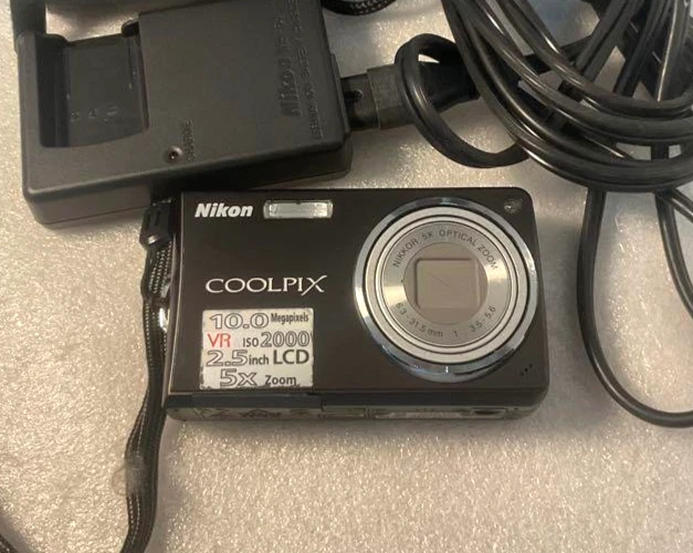 Nikon COOLPIX S550 10.0メガピクセル【箱付・動作品】 Nikon COOLPIX S550 10.0メガピクセル【箱付・動作品】 Amazon