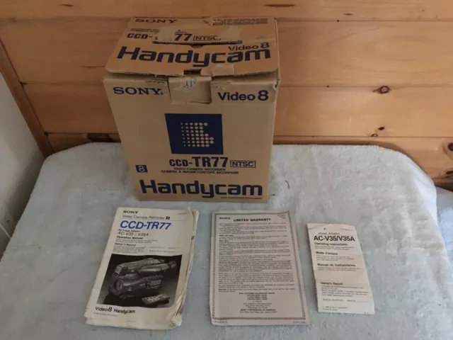 Sony Video 8 Handycam CCD-TR77 in Box!