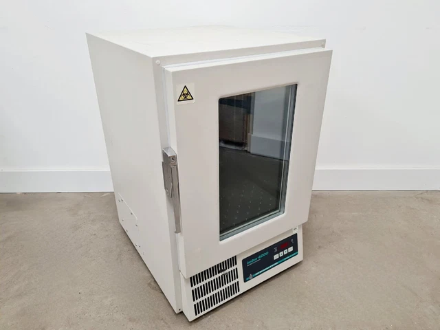 NUOVO LABORATORIO INCUBATRICE shaker Brunswick Scientific Innova 4200 ...