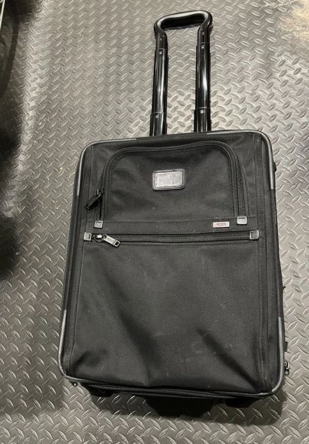Tumi Alpha 2 Black International Expandable 2 Wheeled Carry-on - 22018DH