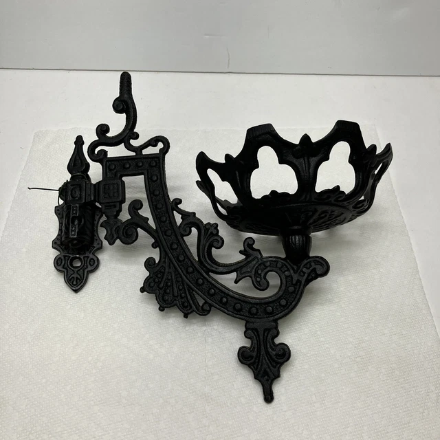 VINTAGE ORNATE CAST IRON OIL LAMP SWING ARM HOLDER w/ WALL MOUNT BRACKET