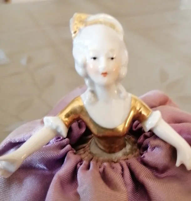 Ancienne Demi Figurine Marquise En Porcelaine