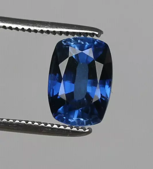 Zaffiro blu fiordaliso naturale di Ceylon da 9,00 ct + pietra preziosa...