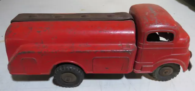 NICE VINTAGE STRUCTO SHELL or TEXACO PRESSED STEEL TANKER GAS TRUCK 1:16 NR!