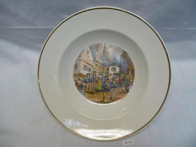 Ancien Plat creux en faïence service " Noce bretonne " Ø 26,5 cm  (AT87)