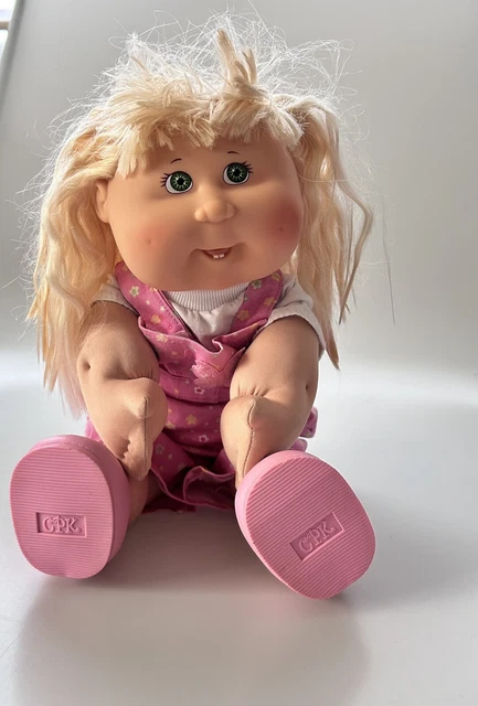 2004 Cabbage Patch Kid Doll With Blonde Hair & Green Eyes & Two Teeth Complete