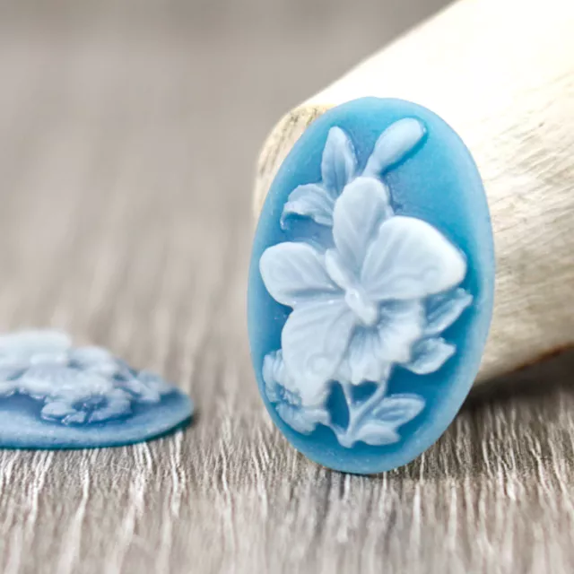 2 Resin Cameo Schmetterling Blumen Cabochon oval DIY Basteln 18x25mm blau