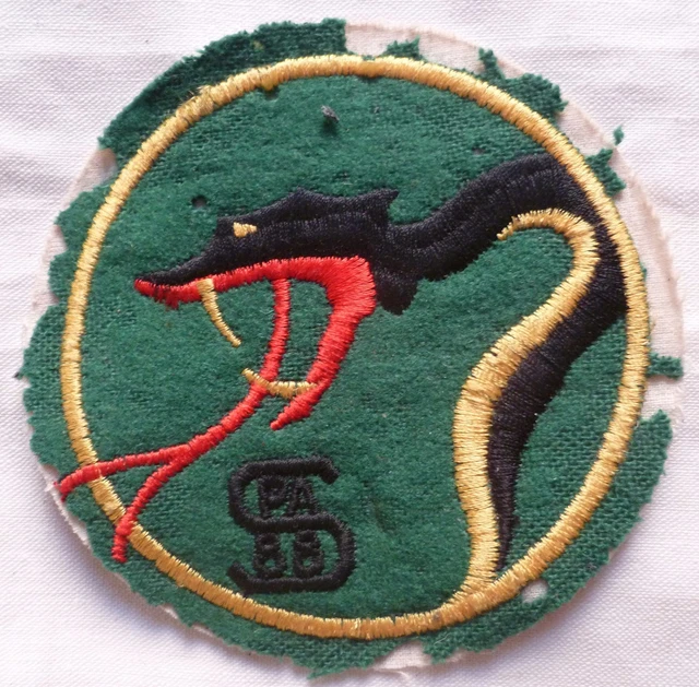 Patch Ancien Armée De L'Air - 1ère Escadrille SPA 83 Chasse 1/16 Artois En Feutrine, état Abîmé