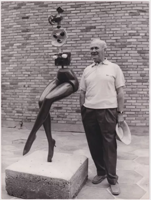 JOAN MIRO Spanish Painter & Sculptor * Rare VINTAGE 1968 photo St. Paul de Vence