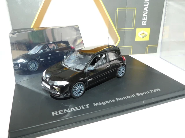 Miniature Renault Sport Mégane II RS Gris 2004 – Universal Hobbies 1/43 – Réf 7711225836