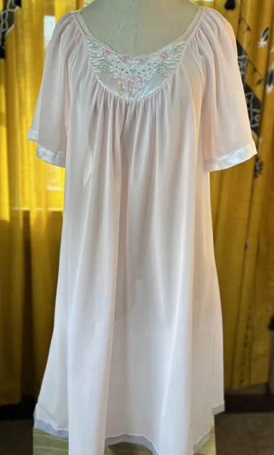 Vintage Kelly Reed nightgown nighty light pink soft nylon size large rn 82940