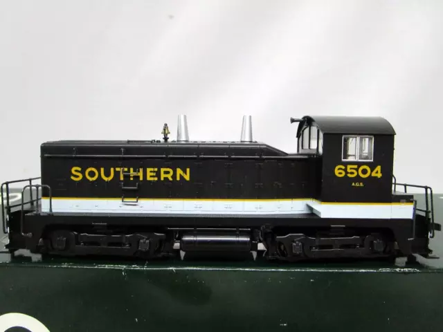 Kato HO Scale Southern EMD NW2 Diesel Locomotive #6504 LN OB