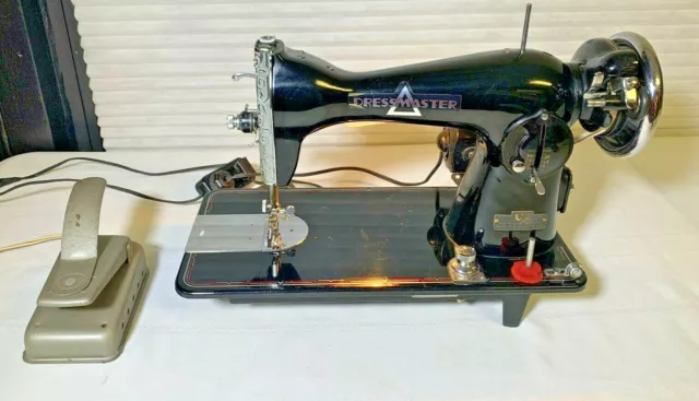 Singer M1500 Sewing Machine White 