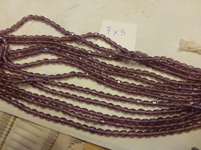 Lot De 600 Perles Anciennes En Verre Violet 7x5 Mm - Sur Fils D'origine, Occasion Fond De Stock