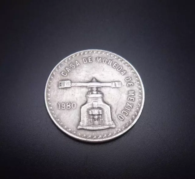 1980 Mexican Una Onza Balance Scale Silver Coin Mexico