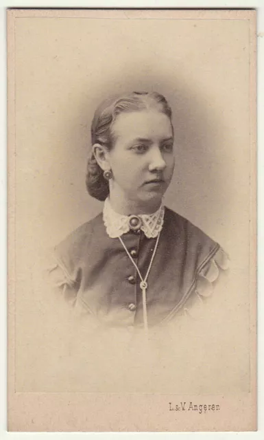 Orig. 1870er J. CDV  junge Dame, von Ludwig & Victor Angerer