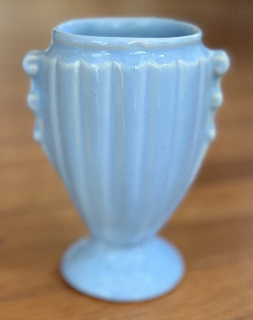 くぅ　　　　　　　　　　　　　　　　　　　　　【Vintage】McCoy SWEET LITTLE VINTAGE McCoy Pottery Blue Vase/USA $9.75
