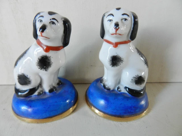 PORCELAINE SITZENDORF ANCIENNE * 2 FIGURINES de CHIENS