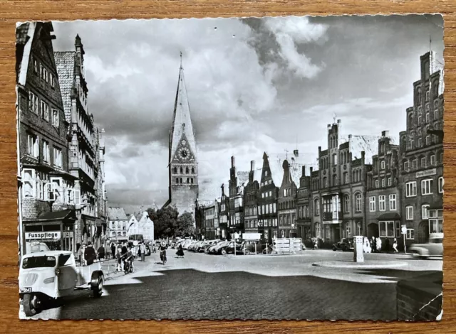 AK Lüneburg 1959 Am Sande Parkplatz mit Borgward Goliath Dreirad Auto