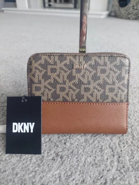 DKNY VELA SMALL Monogam Faux Leather Zip Round Purse Caramel