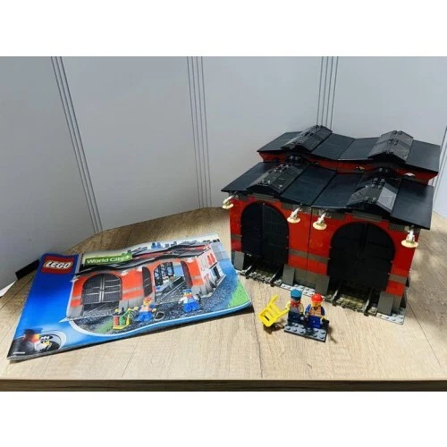 LEGO World City Train Engine Shed 10027 In 2003 Used RetiredⓁ
