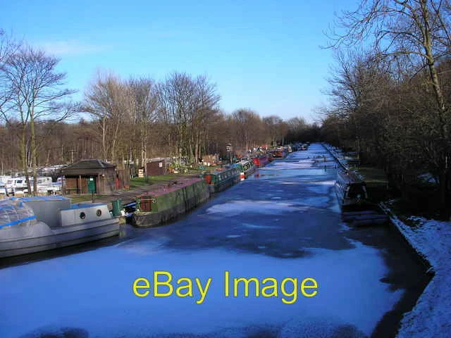 Photo 6x4 Aire Valley Marina Upper Armley This &quot;layby&quot; on the L c2006