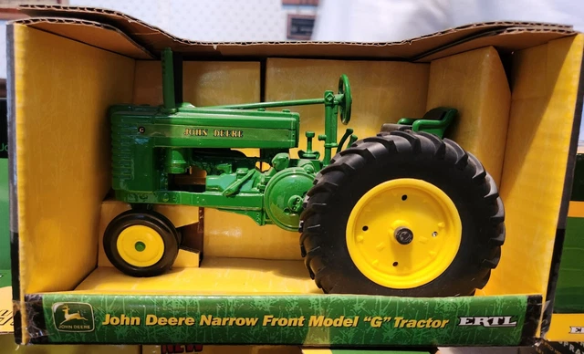 2001 Ertl *JOHN DEERE NARROW FRONT MODEL "G" TRACTOR*  1:16 (NOS) #5104