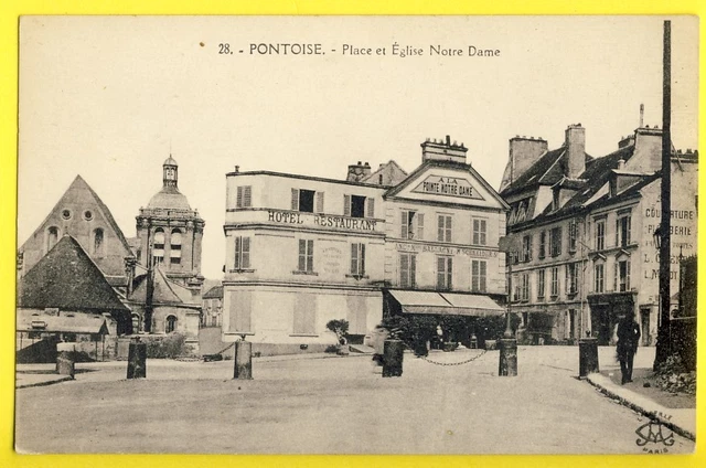 cpa Pas courante PONTOISE (Val d'Oise) Place et EGLISE NOTRE DAME Commerces