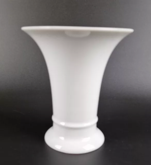 Mid Century AK Kaiser Porzellan Vase - Trompetenform / Pokal - 13,5 cm