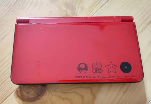 Nintendo DSi XL 25th Anniversary Edition New Mario Bros. - Defekt