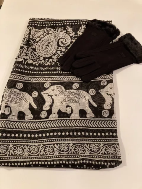 An Oversized Elephant Print Scarf /Shawl & Soft Fleece Lined Gloves, Set , BNWT