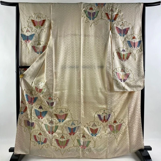 Japanese Kimono Furisode Pure Silk Butterfly Specification of Snow Wheel Cream