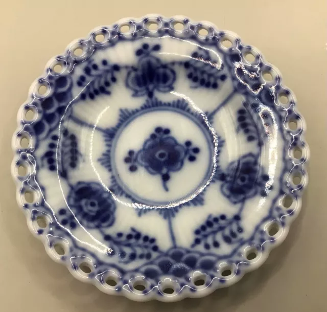 Royal Copenhagen, Blue And White Lace Plate 1/1004
