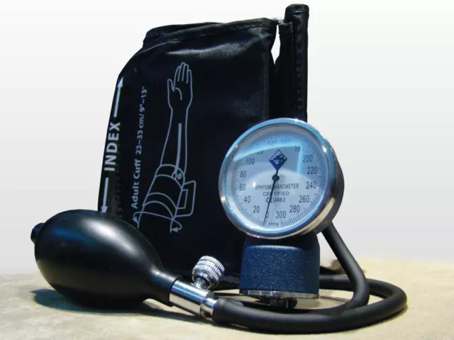 Aneroid Analoge Manual Blutdruckmessgerät Oberarm mit Manschette Stetoskop