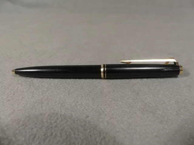 Montblanc Classic Hebelkugelschreiber in Schwarz