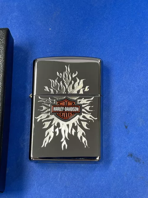 ZIPPO 2010 HARLEY DAVIDSON FLAMES  CHROME LIGHTER UNFIRED IN BOX v117
