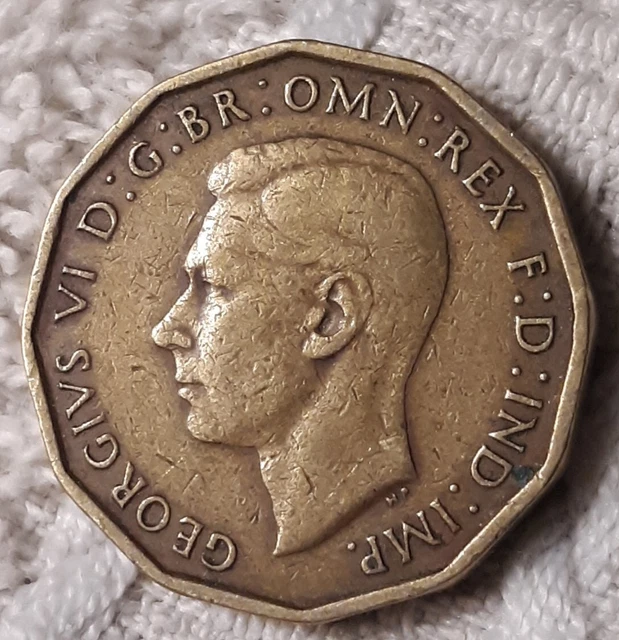 1948 Heavily Circulated Great Britain 3 Pence Coin , UK England,  With Flaws ☆