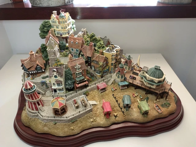 LIMITED EDITION 2002 Lilliput Lane Gypsy Encampment At