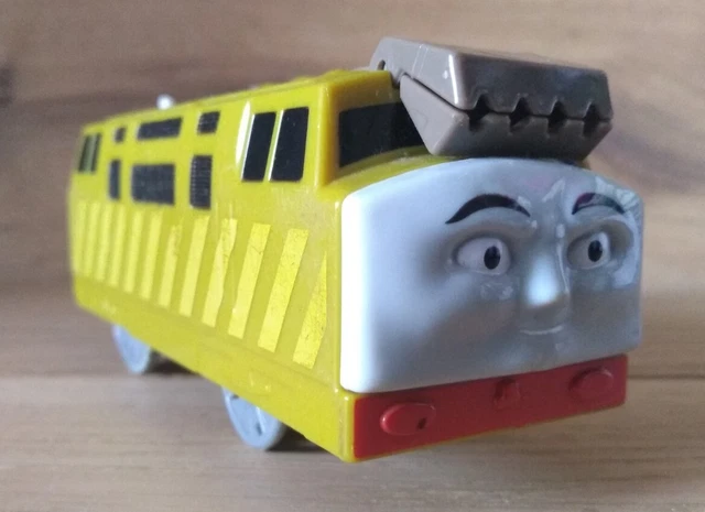 THOMAS THE TANK engine Trackmaster Revolution DIESEL 10 battery Train ...