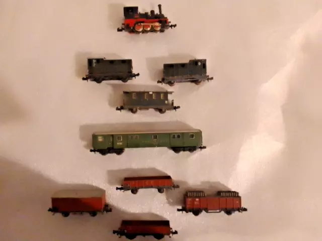 Trix Spur N Konvoult  Lok -Waggons-Hänger Gleise -Weichen ,leere kartons-KARUSSE
