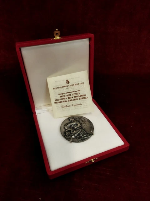 MEDAGLIA ARGENTO - TRECCANI - SALVATORE FIUME - con custodia - 1986