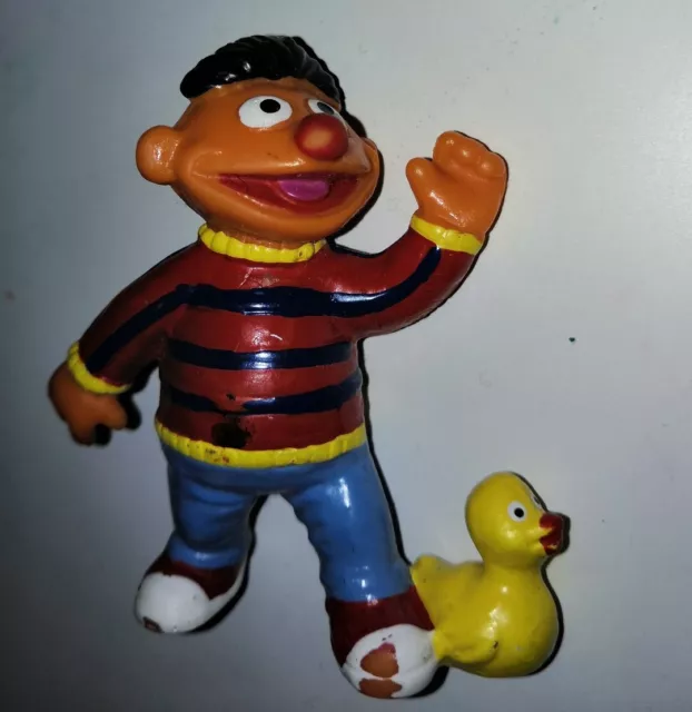 Ernie und Bert - Ernie Figur mit Ente made in Germany