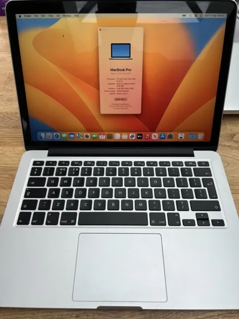 Apple MacBook Pro 13.3" (256GB SSD, Intel Core i5 5th Gen., 2.7GHz, 8GB RAM)