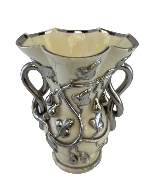 Grand vase barbotine en faience de Langeais 19eme décor poire 19cm 2