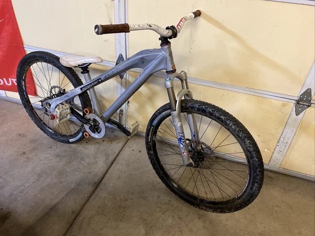 SANTA CRUZ JACKAL Frame 3 Downhill Dirt Jumper Mountain BMX Bike