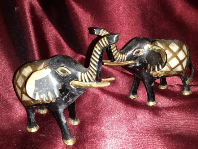 🐘 (2) VINTAGE Cast Iron Elephant Figurines 5×4in.