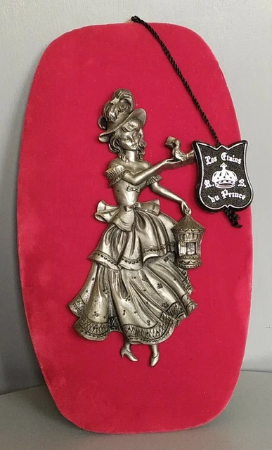 Tableau / Figurine Demoiselle En étain – Prince – Sur Velours Beige