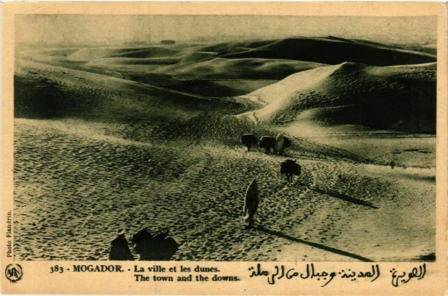 CPA AK MOGADOR - La ville et les dunes MAROC (797343)