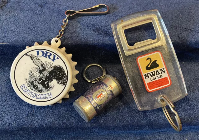 VINTAGE 1980s NOVELTY BEER BOTTLE OPENER KEY RINGS CASTLEMAINE DRY SWAN LAGER ++