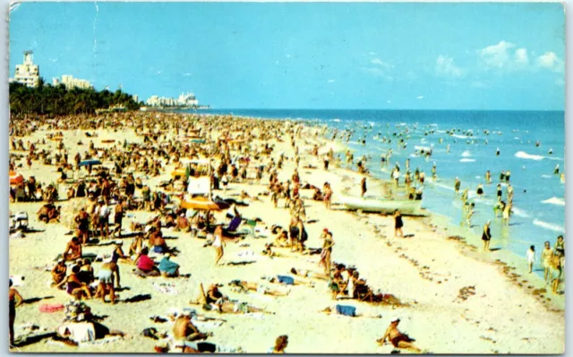 Postcard - Typical Crowd at Lummus Park on Miami Beach, Florida